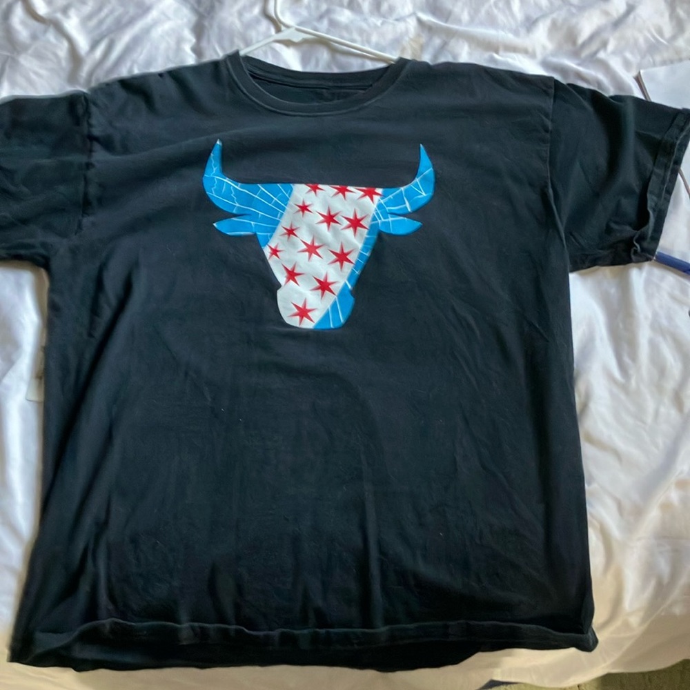 Bulls for the loom Chicago flag T-shirt